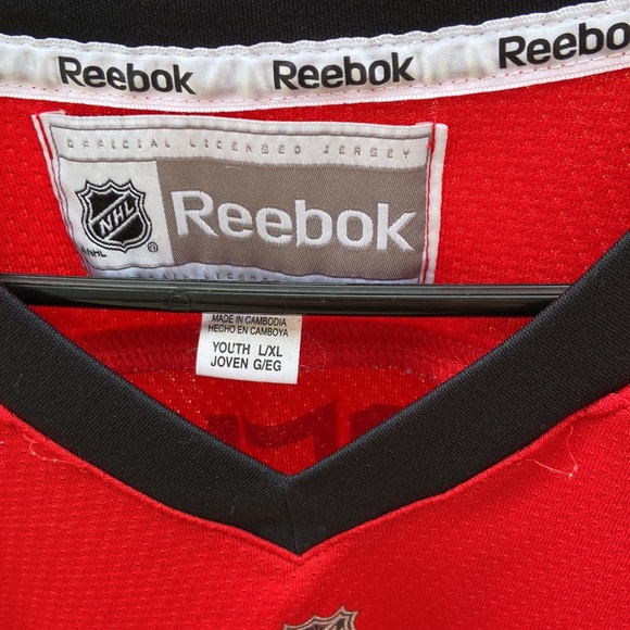 Rebok Chicago Blackhawks Toews Jersey Used - Picture 4 of 14